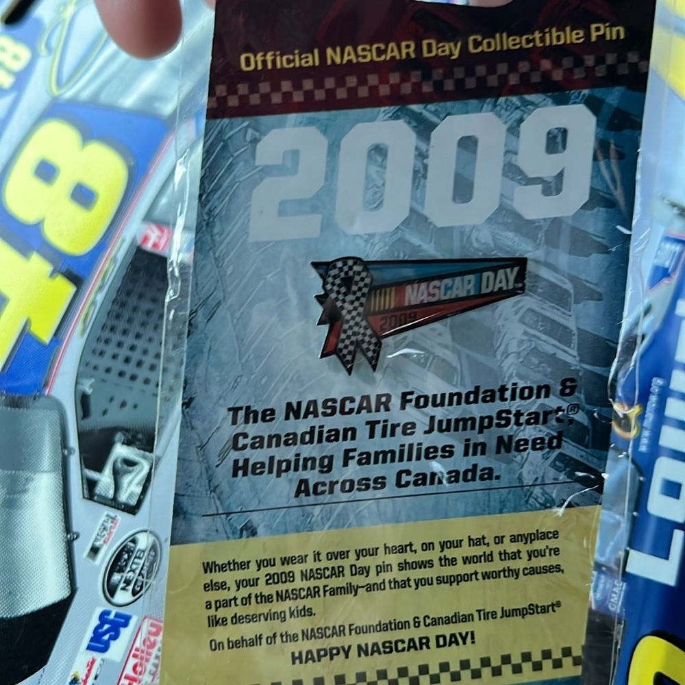 (8) Racing memorabilia - Picture 2 of 5